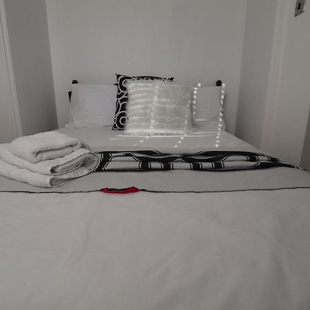 West Dulwich Home 28 Mins To London Victoria Экстерьер фото