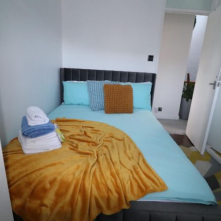 West Dulwich Home 28 Mins To London Victoria Экстерьер фото