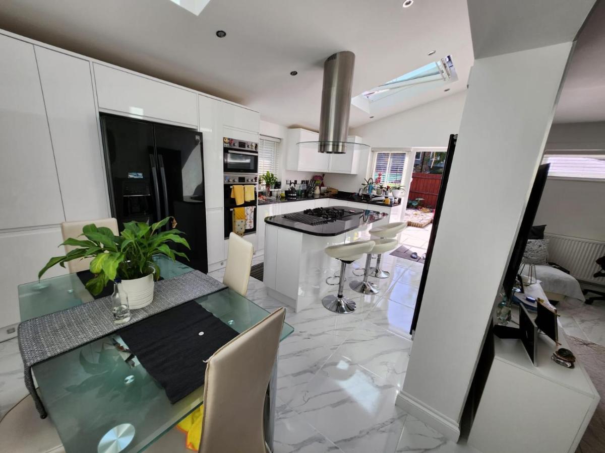 West Dulwich Home 28 Mins To London Victoria Экстерьер фото